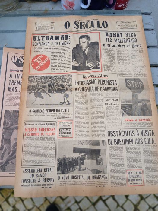 Jornais antigos ABola, Mundo Desportivo e O Século
