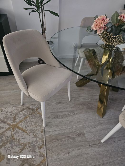 Mesa de Sala e Cadeiras