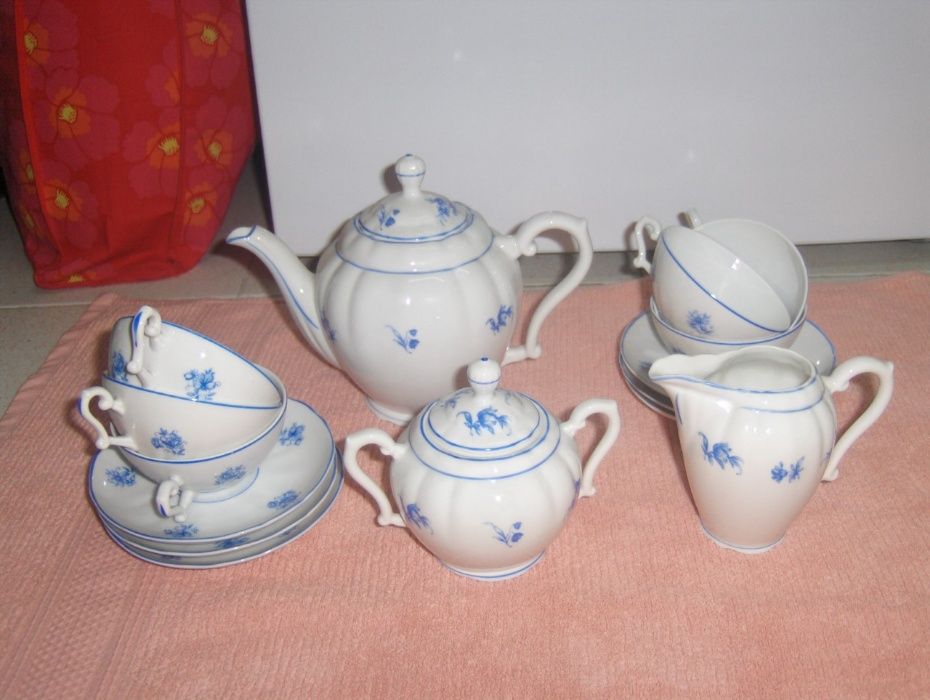 Serviços de chá e café fina porcelana + diversos