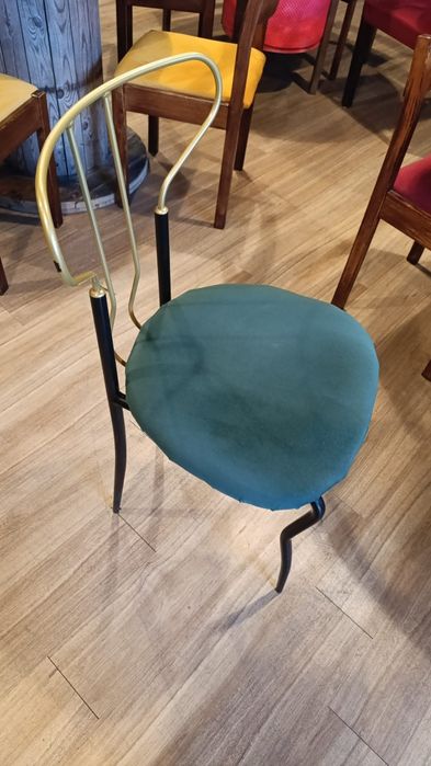 Cadeiras de ferro e veludo restauradas