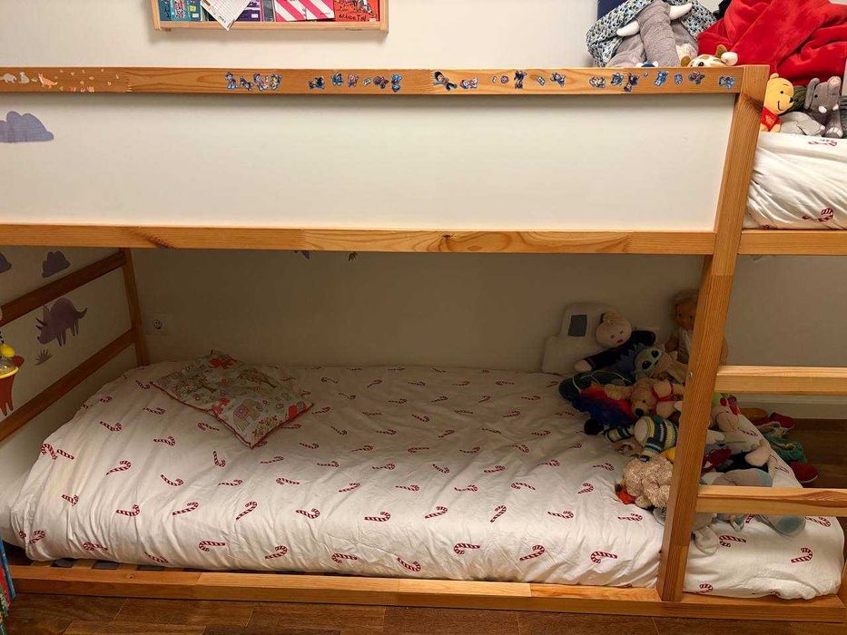 Beliche Kura Ikea Crianças com 2 colchões