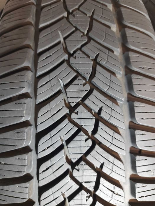 Шини 8,5мм 215/60 R16 FULDA KristallControl HP2 б/у зима склад