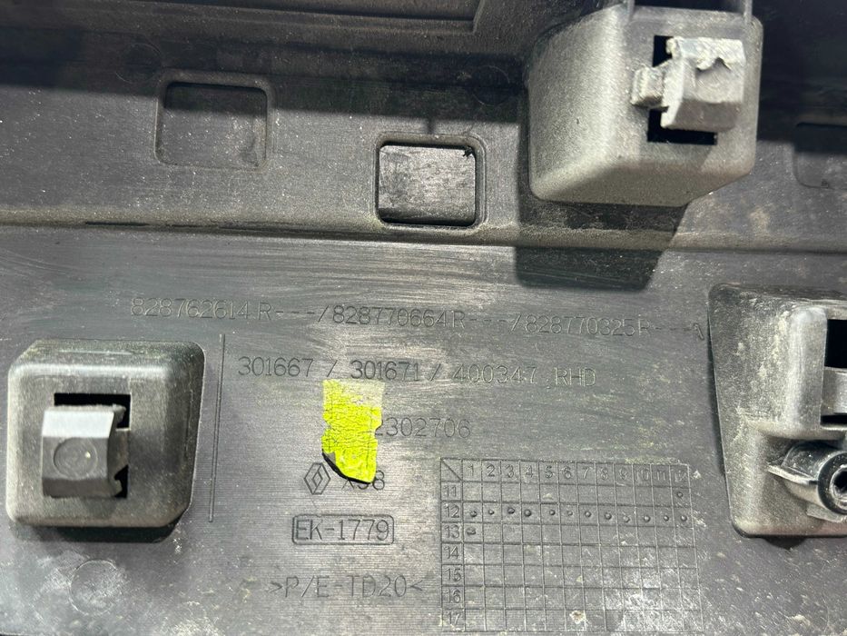 Friso Porta Trás Direito / Esquerdo - Renault Clio IV (2013)