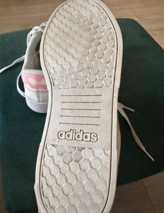 Adidas Court Bold GX5717 41 bardziej jak 40,5