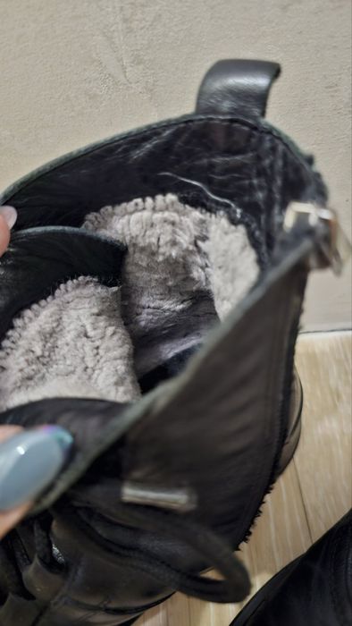 Продам зимові черевики