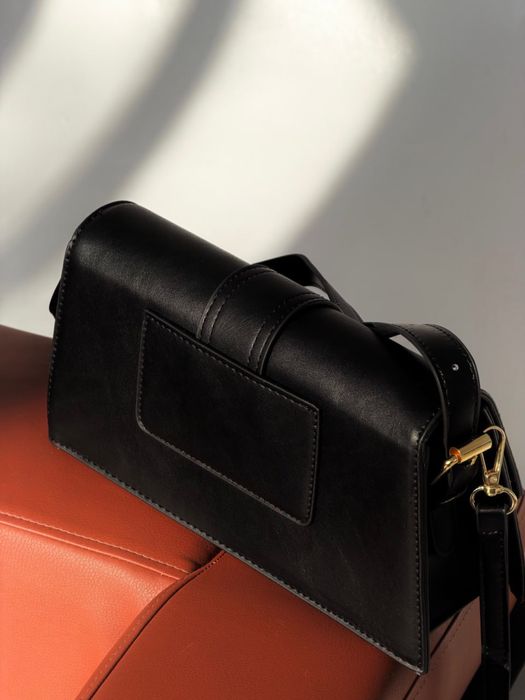 Сумка Jacquemus Le Grand Bambino на два ремінця