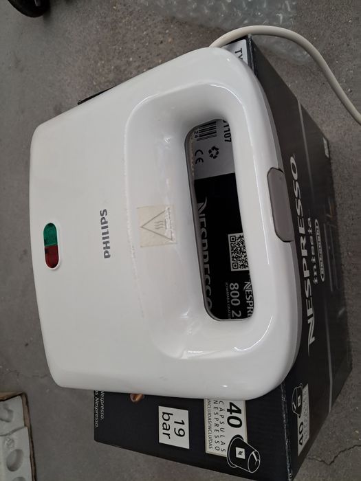 sanduicheira philips branca