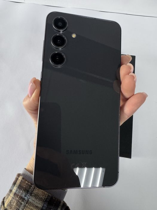 Телефон Samsung Galaxy S24 8/128
