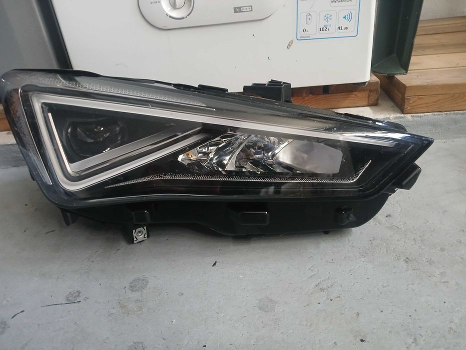 Farol skoda leon cupra lado direito