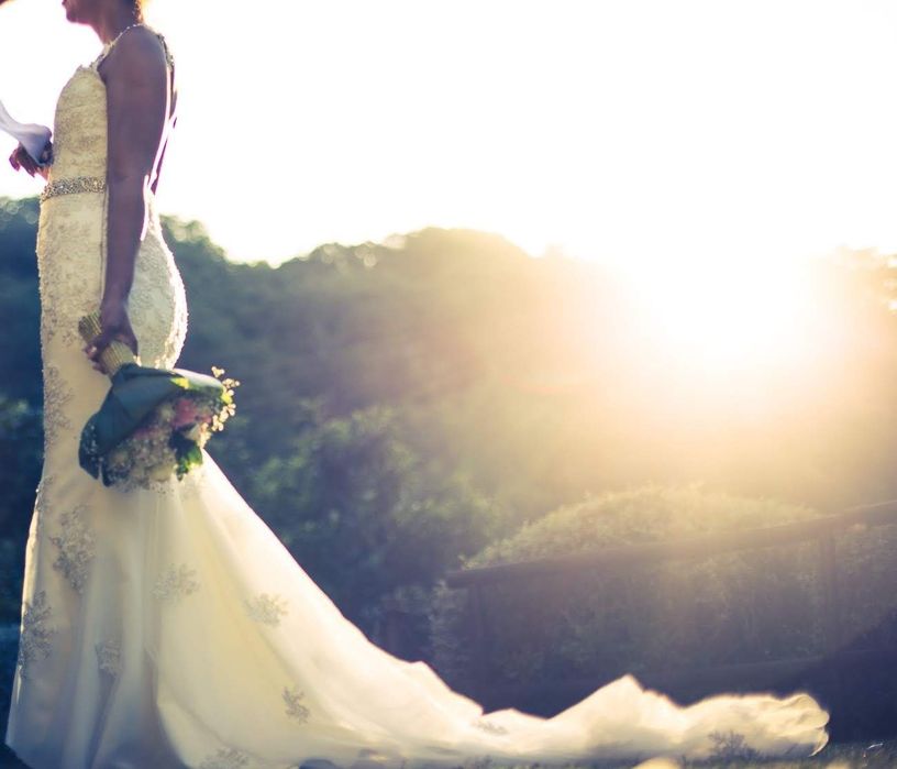 Vestido de Noiva com cauda muito comprida