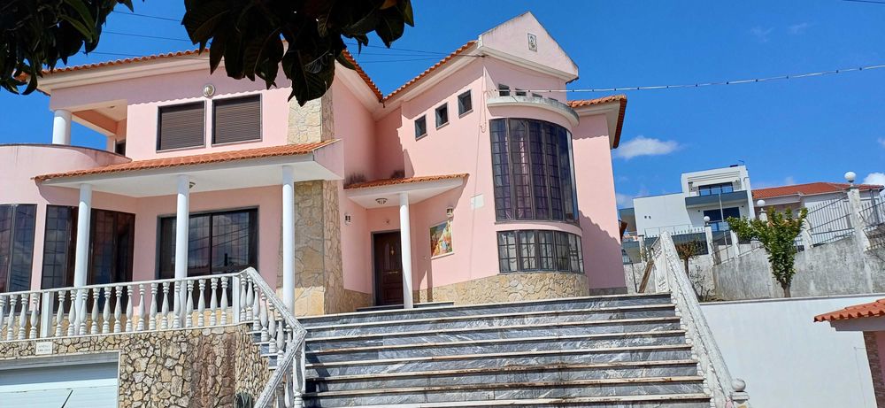 Único Lote de terreno c/ 1480m2 Próximo Colinas do Cruzeiro - Odivelas