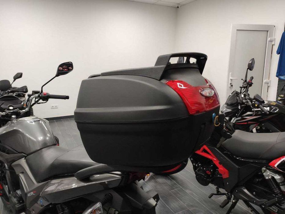 Практичний та якісний кофр з спинкою для мотоцикла з АБС пластику 40л