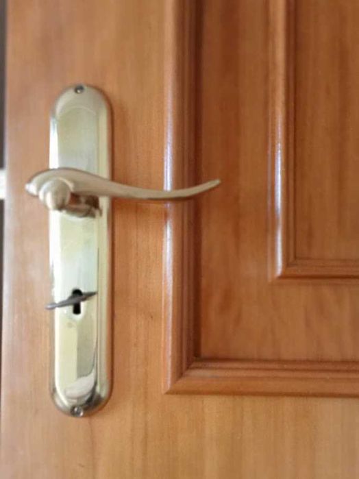 Portas interior madeira 2mx74,5 e 2mx65 São Domingos de Rana • OLX.pt