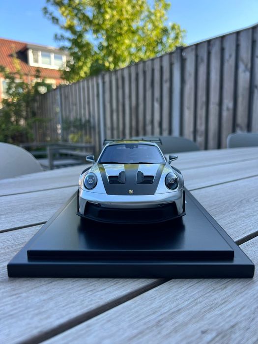 1:18 Model Spark Porsche 911 GT3 RS