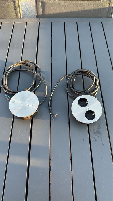 Tomadas embutidas — Inox escovado (2 unidades)