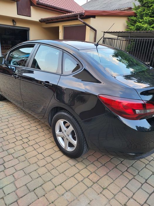 Opel Astra Sedan 2015 1,6 Diesel
