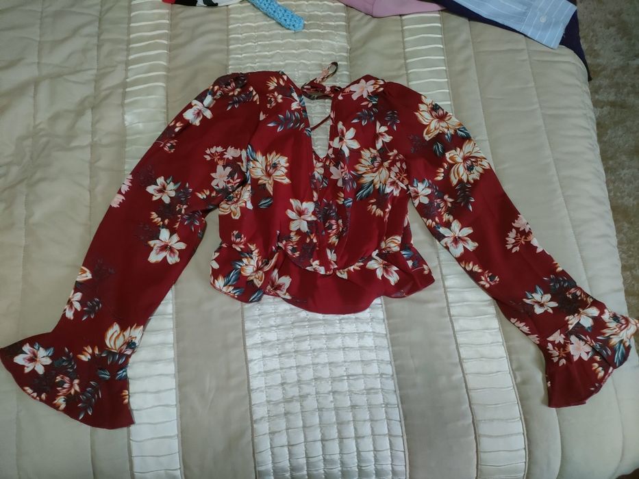 Blusa de flores nova