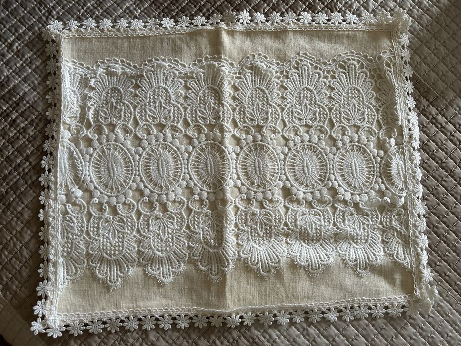 Colcha em linho e renda + 2 fronhas