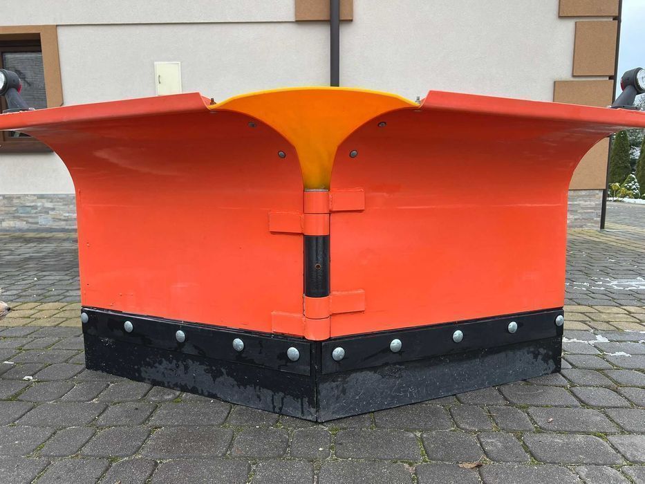 Pług do śniegu strzałka na TUZ I/II | Euroramka nowy transport