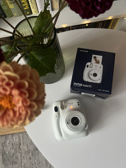 Фотоапарпт Instax mini 11