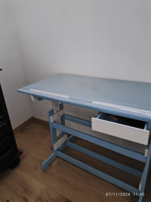 Secretaria infantil e comoda de criança muito resistente como nova