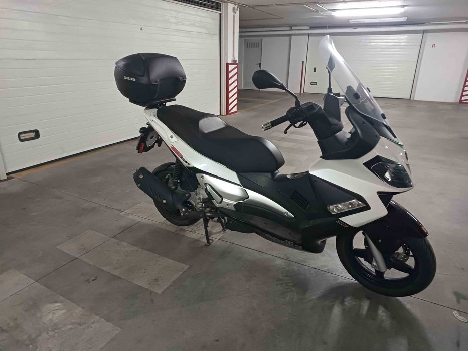 Maxi Scooter Aprilia