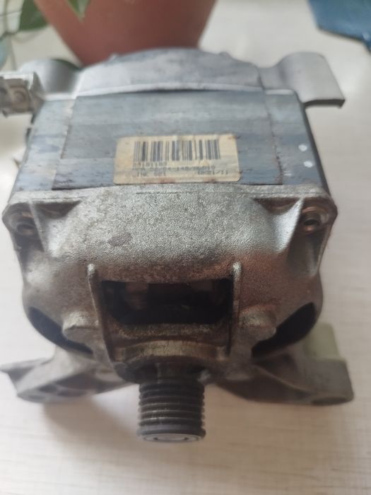 Двигун до пральної машини