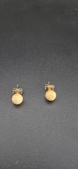 Sprzedam kolczyki wkrętki