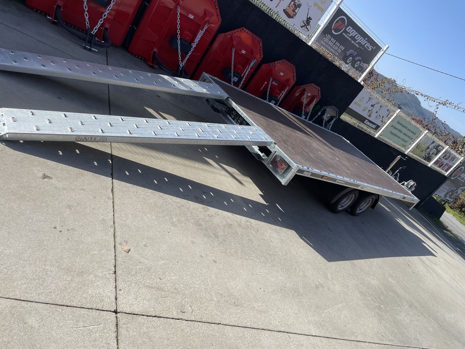 Atrelado de carga porta carros