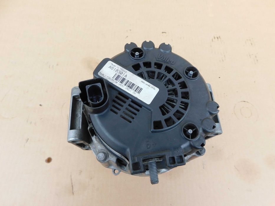 Alternator Mercedes Sprinter 906 2.2 CDI OM651 A618301A Valeo FGN18S130