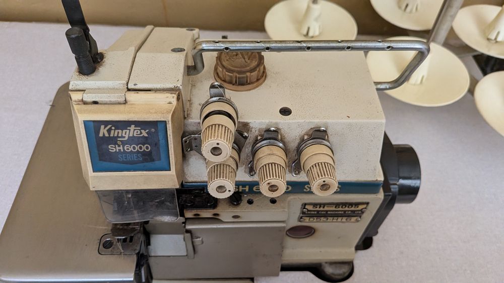 Máquina de costura Kingtex