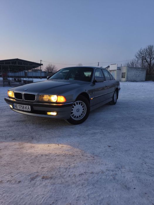 BMW 728 шикарный автомобиль