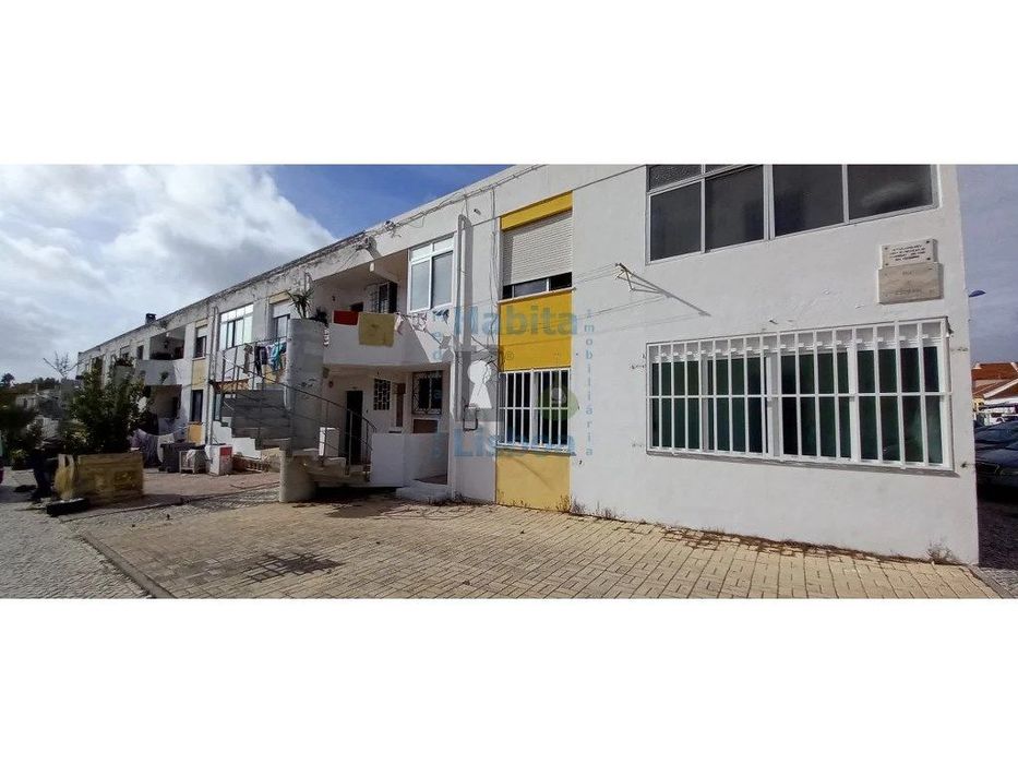 Imóvel 5 assoalhadas localizado no Afonsoeiro Montijo — Montijo E Afonsoeiro, Setúbal