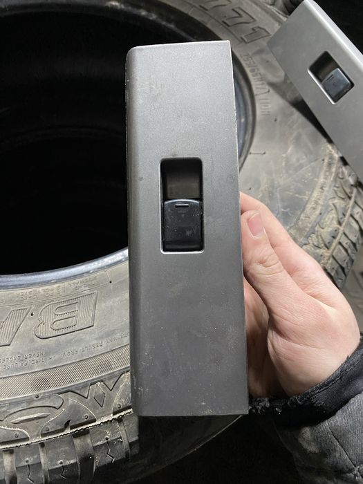 Блок керування склопідйомником Nissan navara d40 pathfinder r51