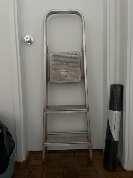 Three-Step Stepladder467755053928294401