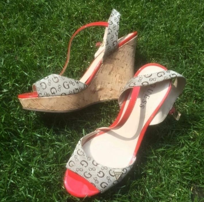 Koturny damskie  Guess