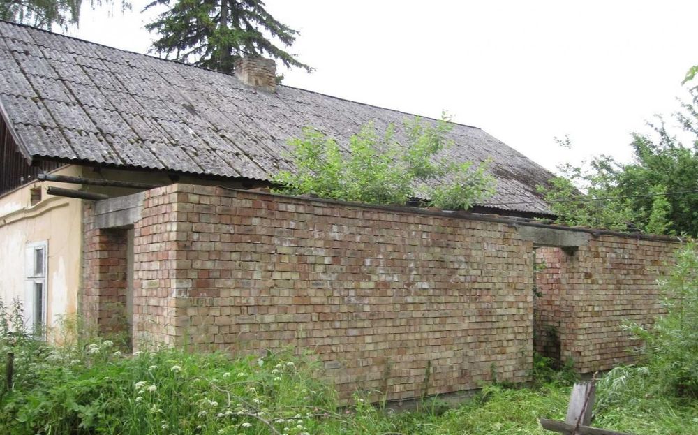 Будинок з землею 9,32сотих в центрі Косова