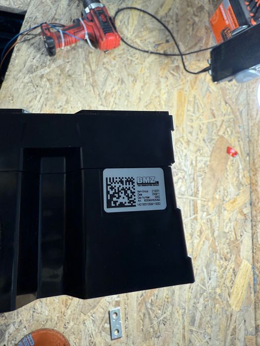 Lg m50L. 5000 mah 14,8 A