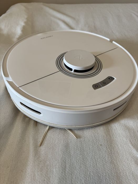 Робот пилосос roborock