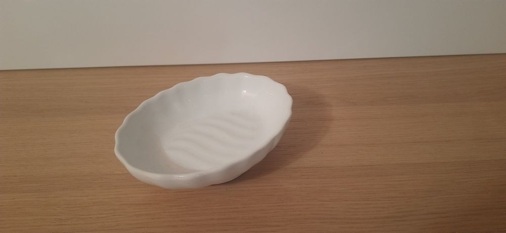 Керамическая мыльница: навесная,стоящая.