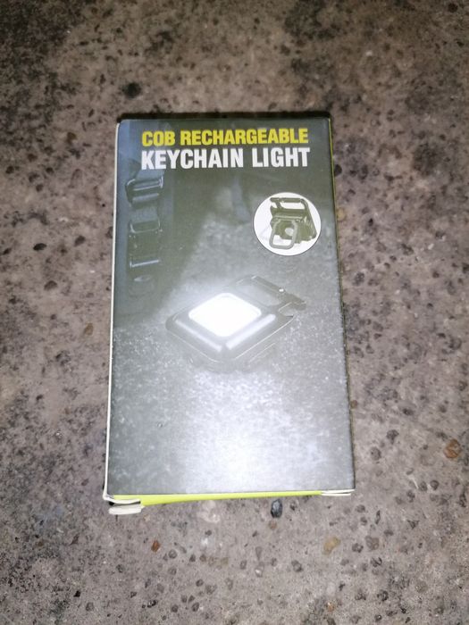 Lanterna pequena recarregável