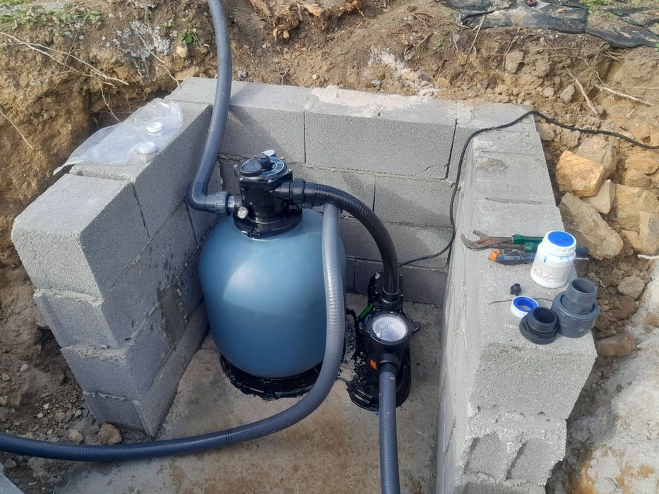 Canalizador, pedreiro, pintor,jardins, piscinas,relva sintética e natural, decks ,remodelação