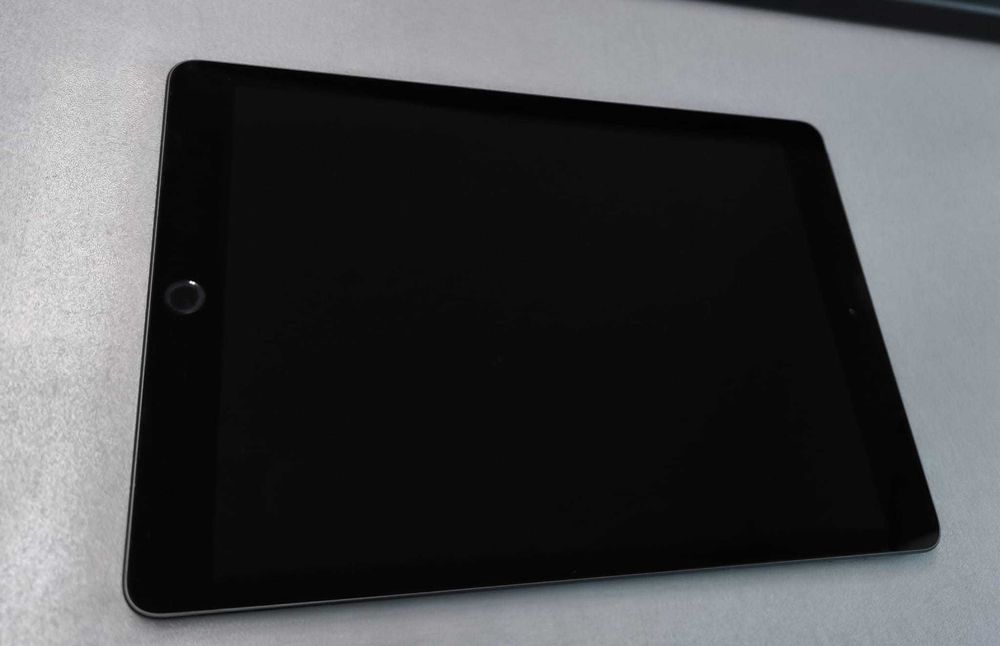 2020 Apple iPad (10,2 polegadas, Wi-Fi, 32 GB), cinzento espacial