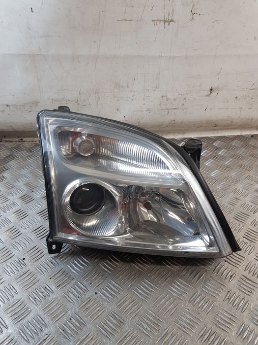 Lampa Prawa Przód 15588800 Opel Vectra C 03R- Europa