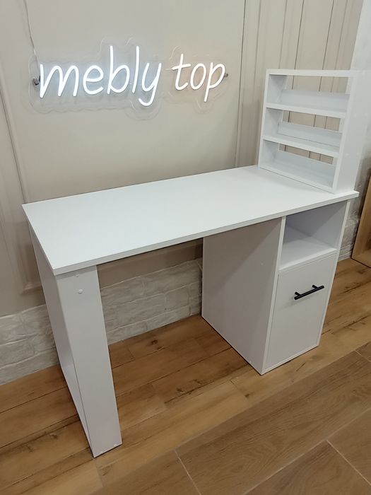 Стіл для манікюру,манікюрний столик Новий