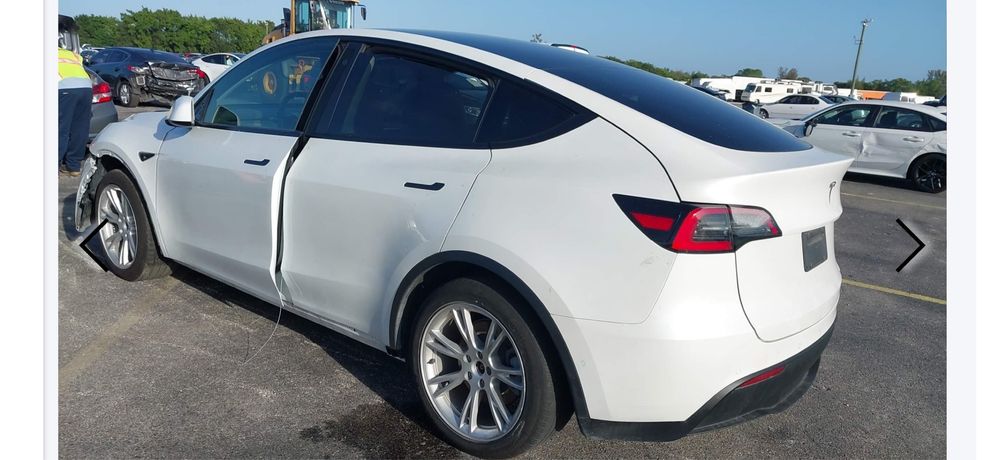 Tesla Y Розборка