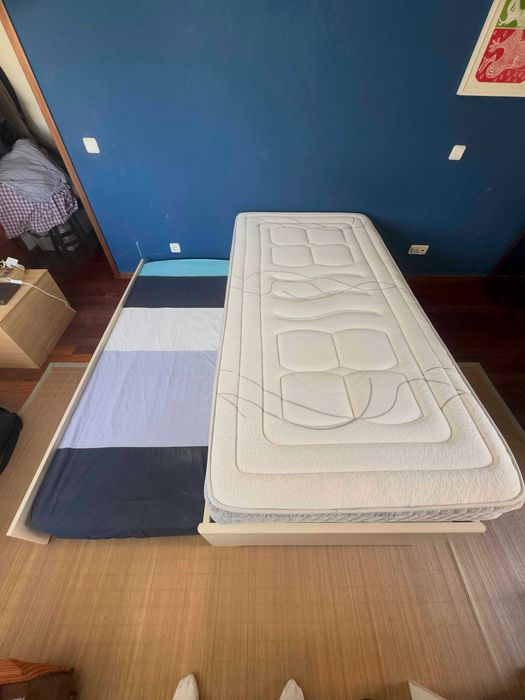 Cama dupla de gaveta em madeira maciça + 2 colchões