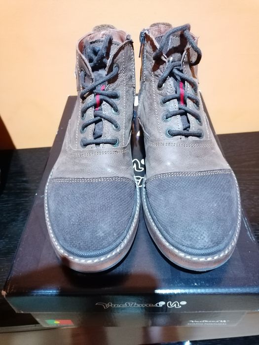 Sapatos pele T 40