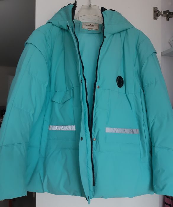 Красивый пуховик модели "два в одном"! Размер 54.