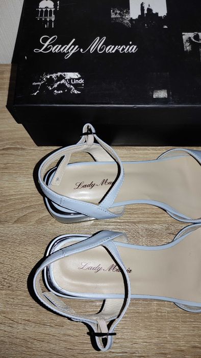 Женские босоножки 39р